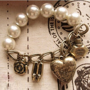 Fashion and Lovely Style Multi-Pendants and Faux Pearls Decorated Bracelet