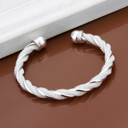 Sweet Twist Style Bracelet For Women