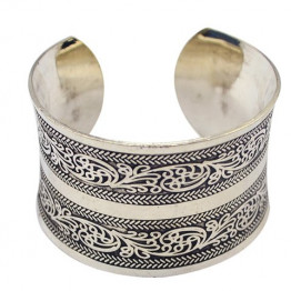 Vintage Carving Pattern Cuff Bracelet For Women