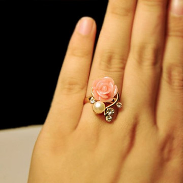 Cute Faux Pearl and Rhinestone Embellished Pink Flower Women's Alloy Finger Ring